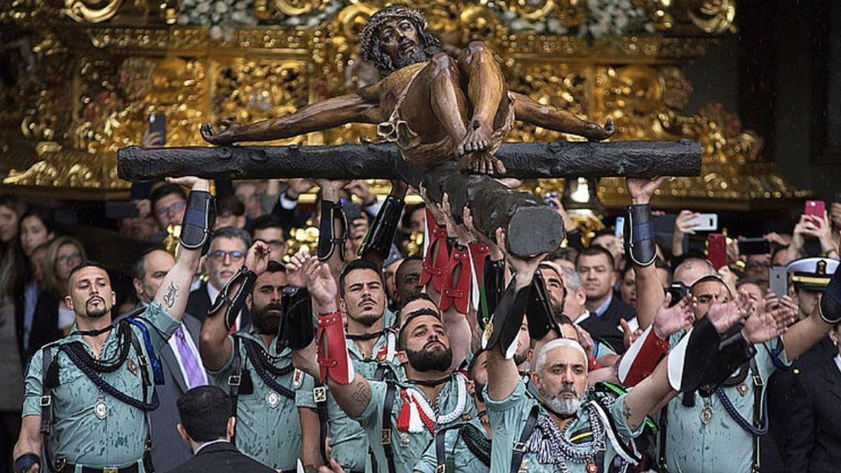 Processons de Setmana Santa: legió i comportament ordenat