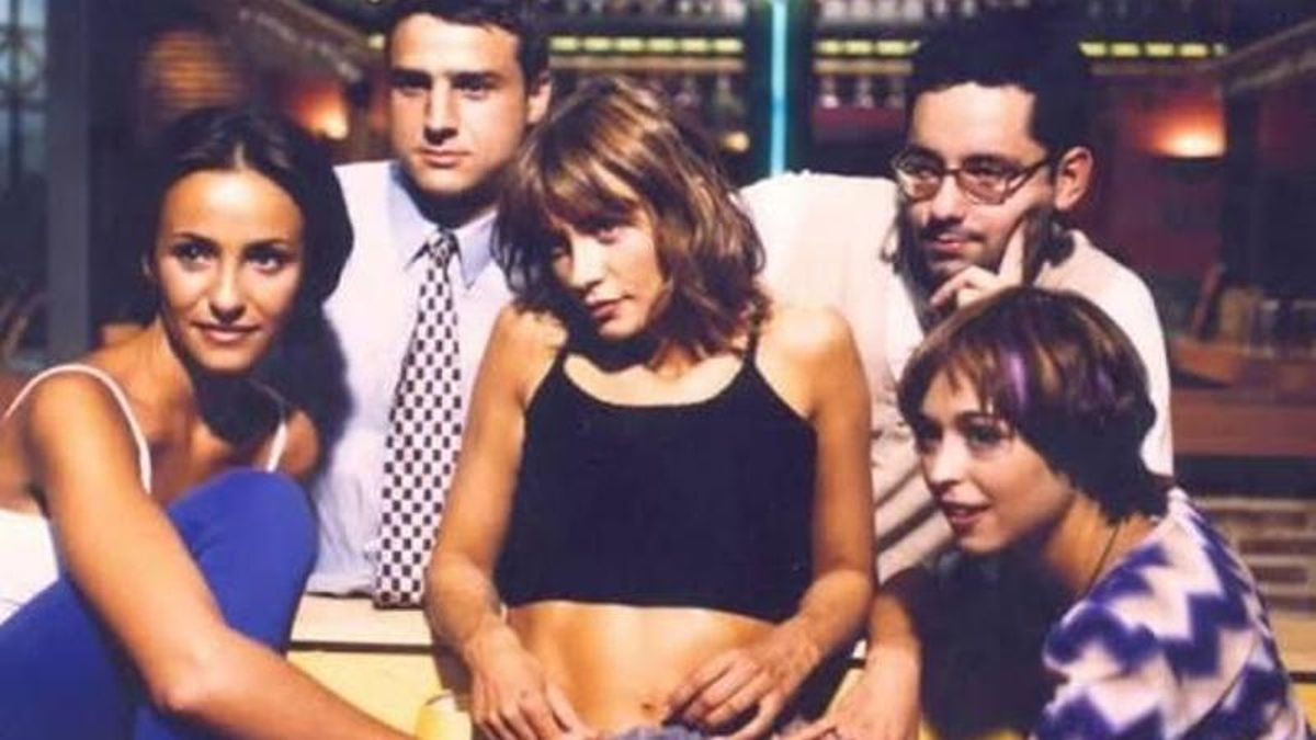 La desconocida versión española de “Friends” que sería el germen de dos exitosas sitcoms en televisión