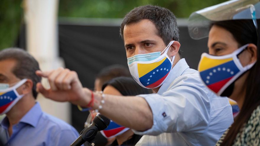 Guaidó ve necesario "recuperar la democracia" para "frenar la ola migratoria"