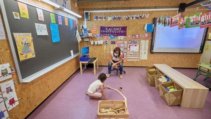 La escuela Vila-roma de Palamos (Girona) durante su apertura en junio.