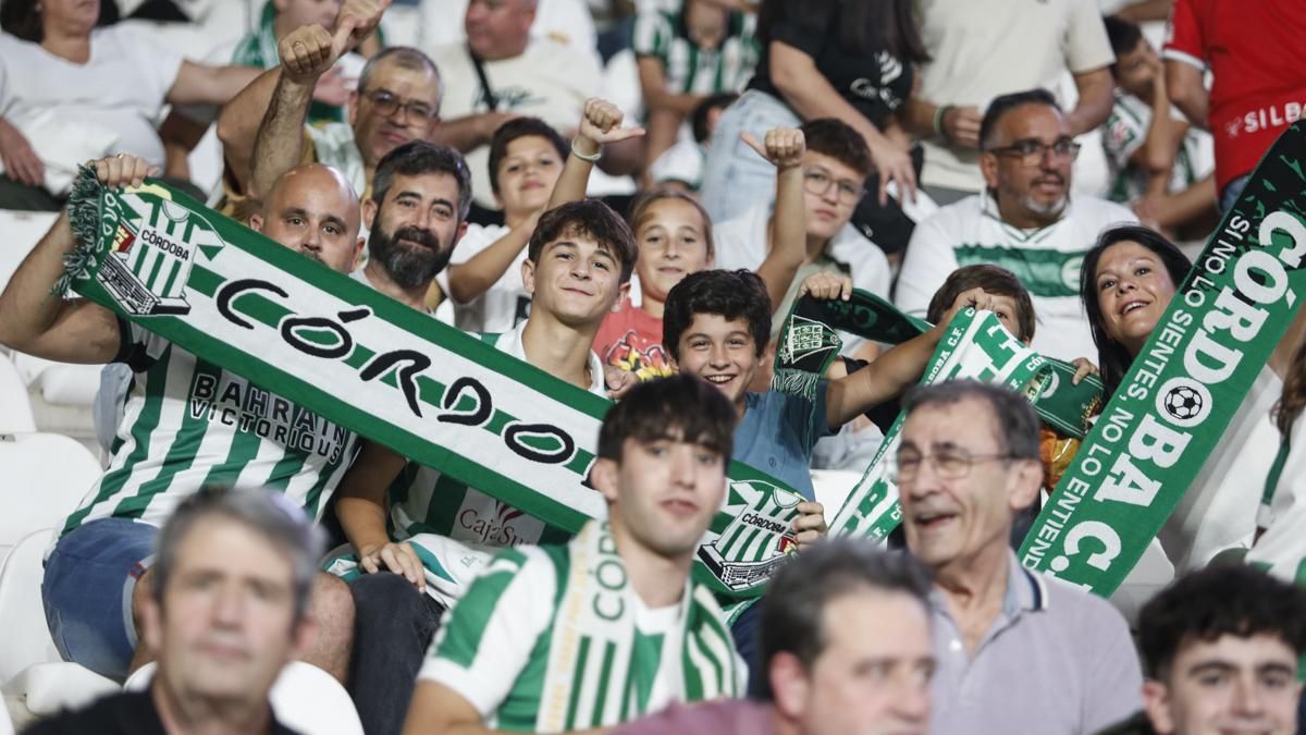 Grada Blanquiverde del Córdoba CF - Cultural Leonesa