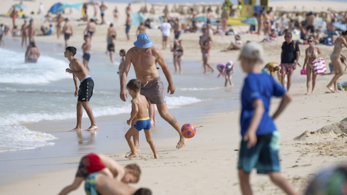 Ola de calor en Canarias: las islas alcanzarán los 40 grados este lunes