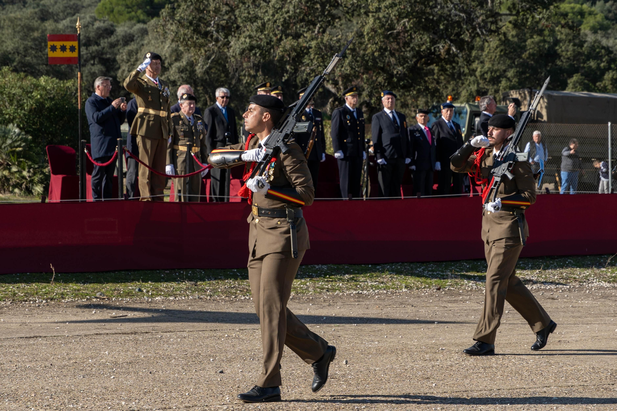 La Brigada Guzmán el Bueno X celebra en Cerro Muriano el día de la Inmaculada con una parada militar