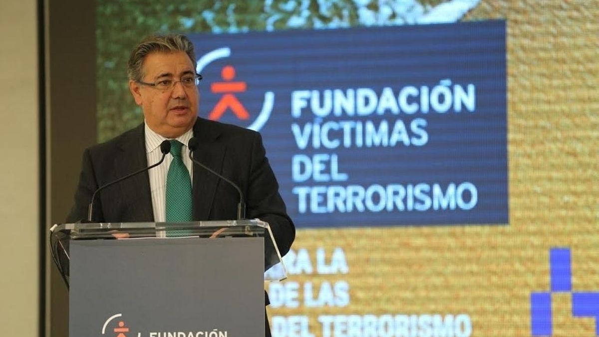 Zoido dice que la verdad histórica forma parte de la lucha antiterrorista frente al "burdo blanqueo" de ETA