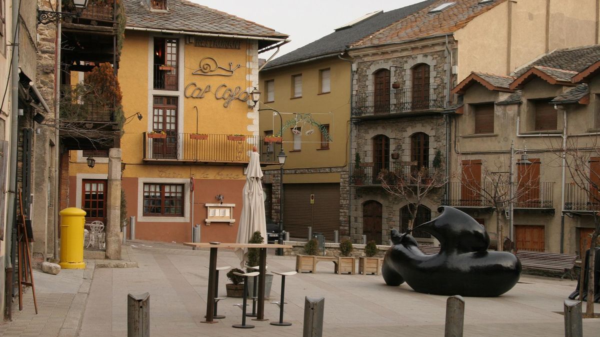 Además de su curioso emplazamiento, Llívia también ofrece un rico entorno natural y opciones de ocio