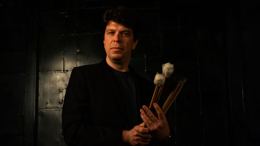 El baterista brasileño Edu Ribeiro llega a Buenos Aires en la semana del Día Internacional del Jazz