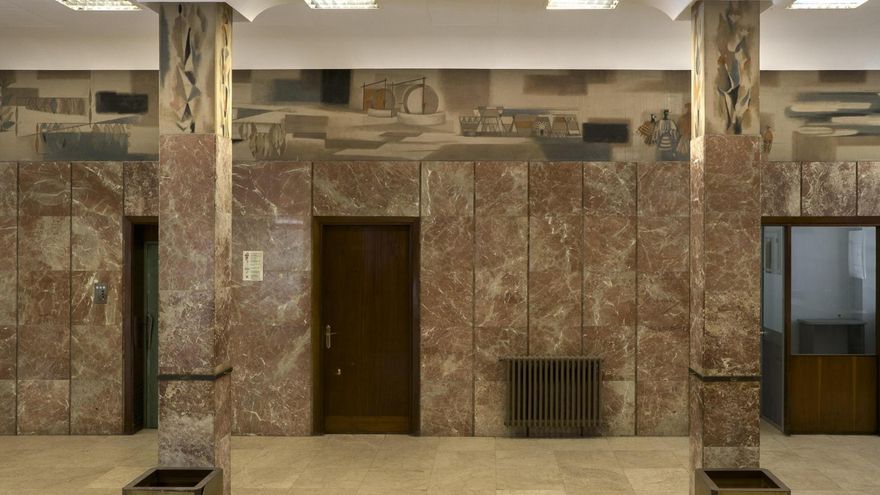 Alertan de la desaparición de una obra de Delhy Tejero de la antigua tabacalera de Sevilla