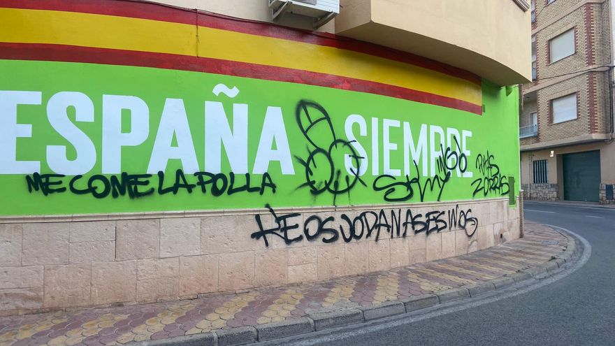 Vox denuncia que su sede en Nàquera ha sido vandalizada tras la polémica con las banderas.