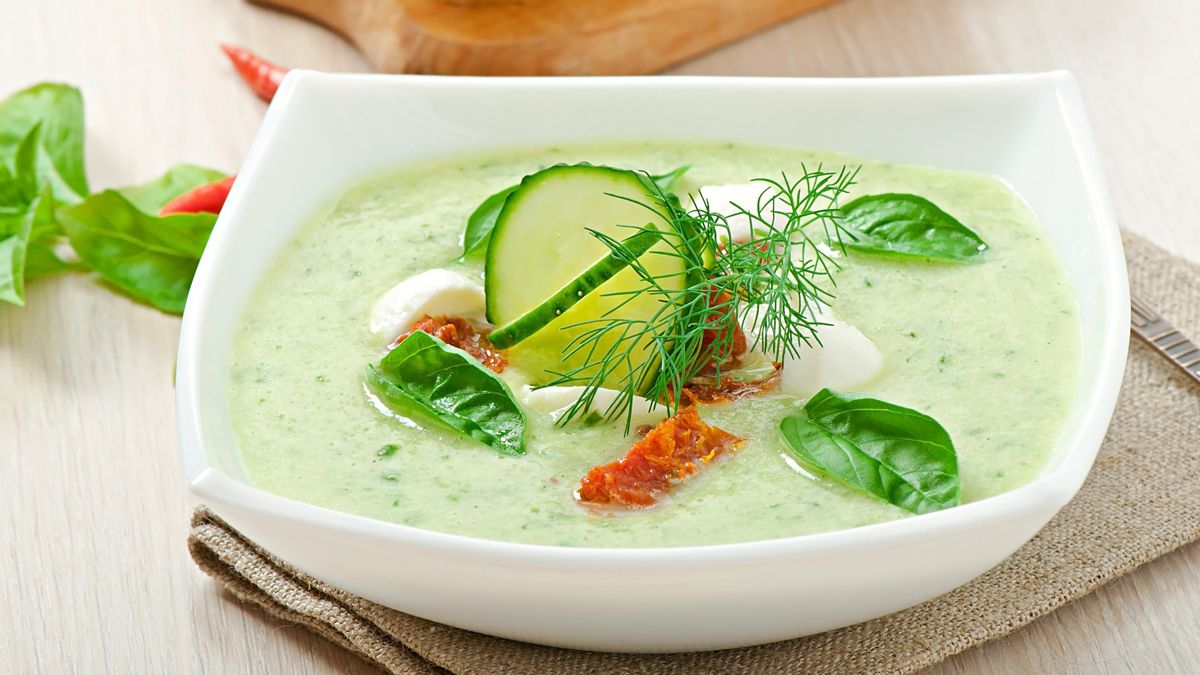 Cómo hacer crema fría de pepino: una receta fácil, sin cocción y con ingredientes básicos