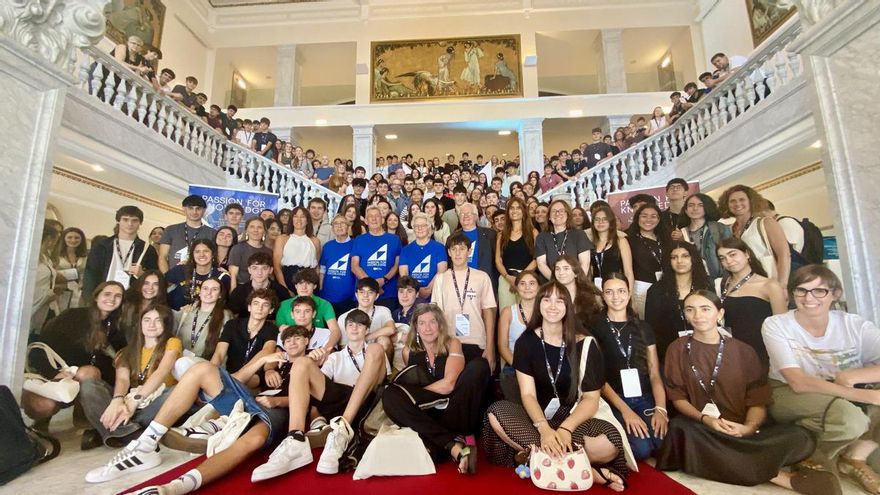 Estudiantes de bachillerato de Euskadi se citan con ganadores del Nobel en el Victoria Eugenia de Donostia
