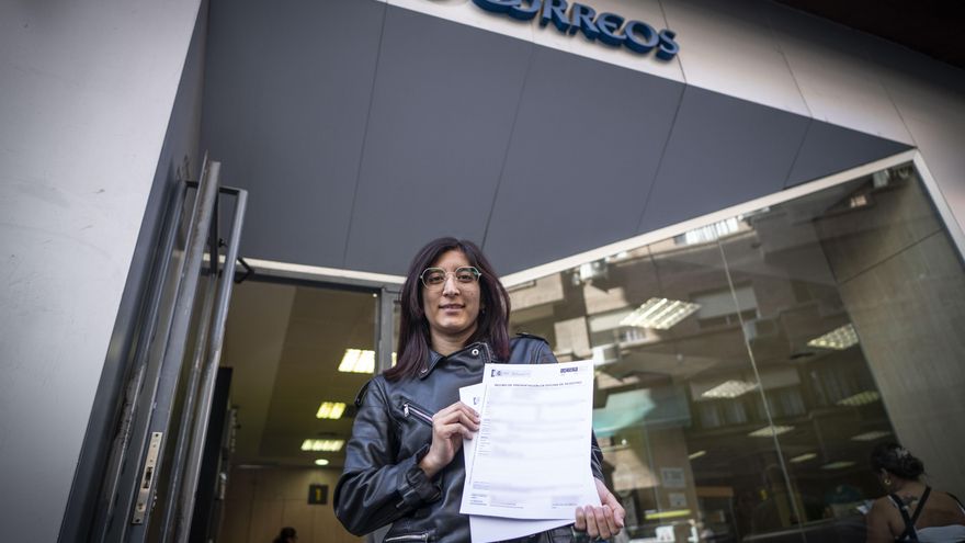 La regularización avanza a dos ritmos: de la agilidad en las oficinas a las colas por el informe que atasca el proceso