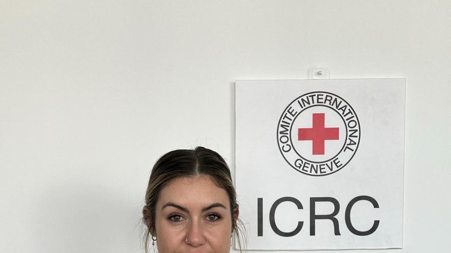 Sarah Davies, cooperante del CICR: "No hemos podido ver ni a los rehenes ni a los presos palestinos en seis meses"