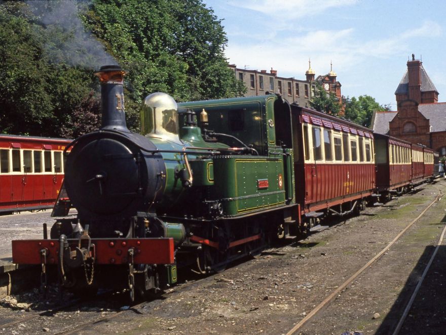 El tren de vapor de la Isla de Man. Esta dependencia británica posee uno de los patrimonios ferroviarios más insólitos del mundo.