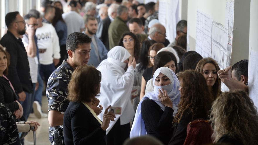 Arrancan los comicios municipales en el Líbano, un referéndum para Hizbulá tras la guerra