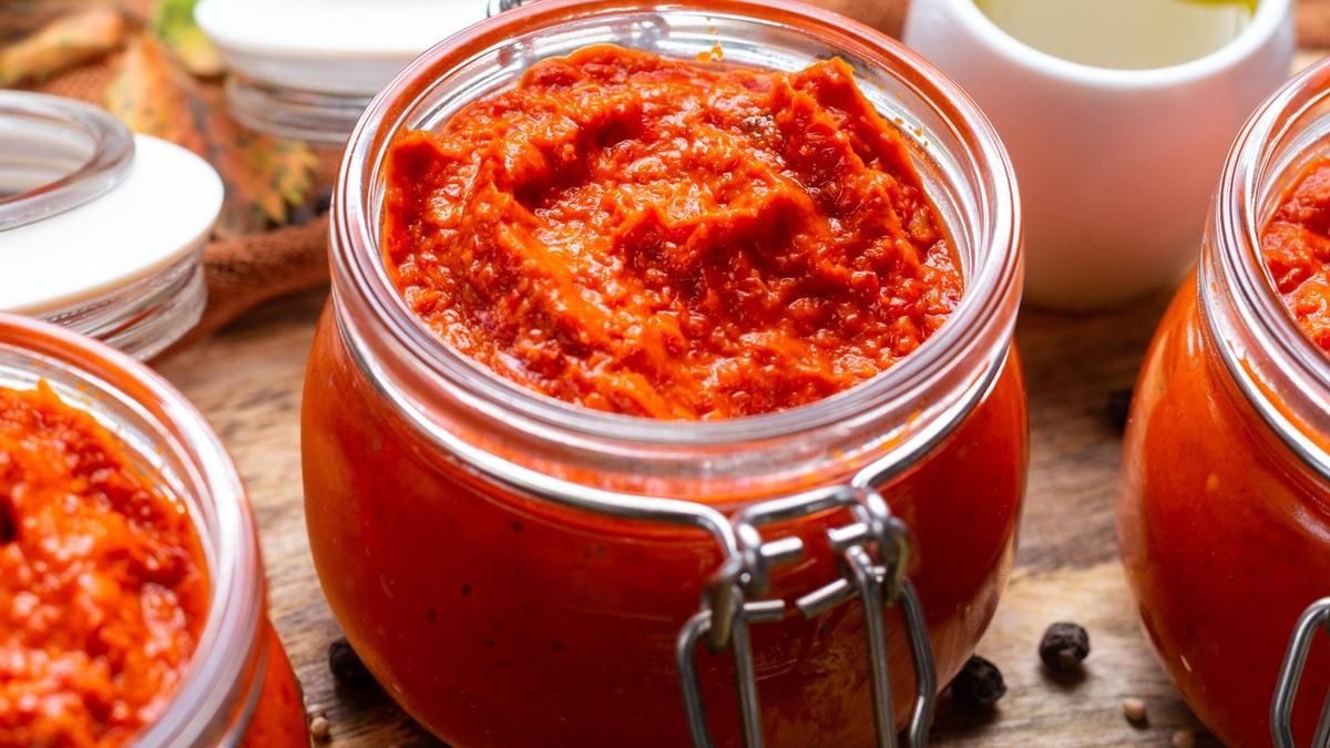 La receta tradicional de salsa de tomate en conserva para aprovechar la temporada y disfrutarlos más allá del verano