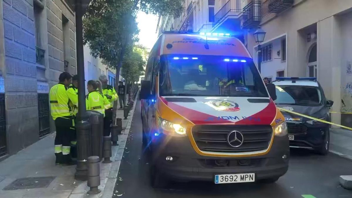 Un herido grave al recibir dos puñaladas por la espalda en la calle Larra