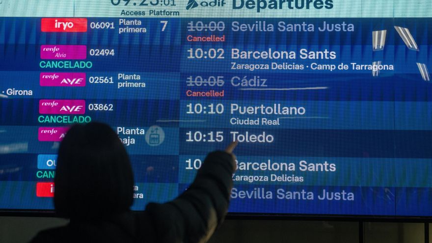 Transportes y los sindicatos de Adif y Renfe siguen sin llegar a acuerdo y se mantiene la huelga