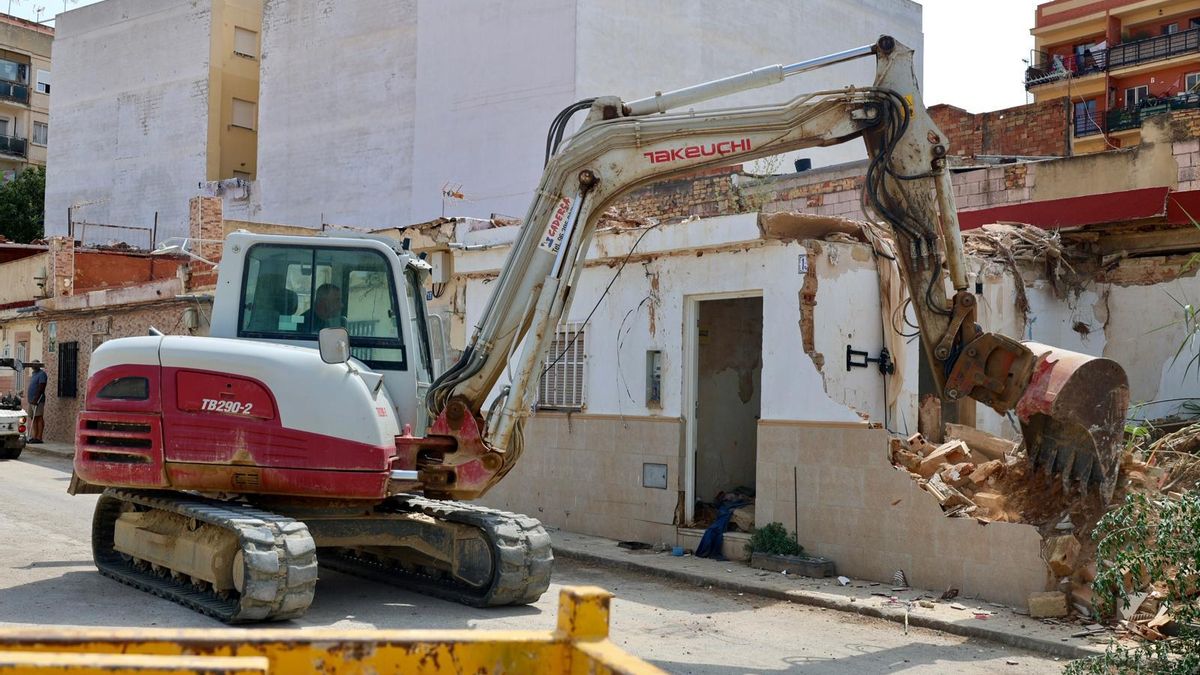 Treballs de demolició en Torrent.