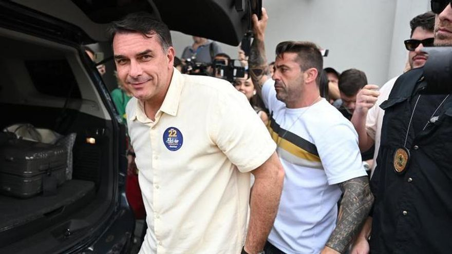 Las causas judiciales que enfrenta Flávio Bolsonaro en Brasil: está acusado de corrupción, lavado de dinero y evasión fiscal