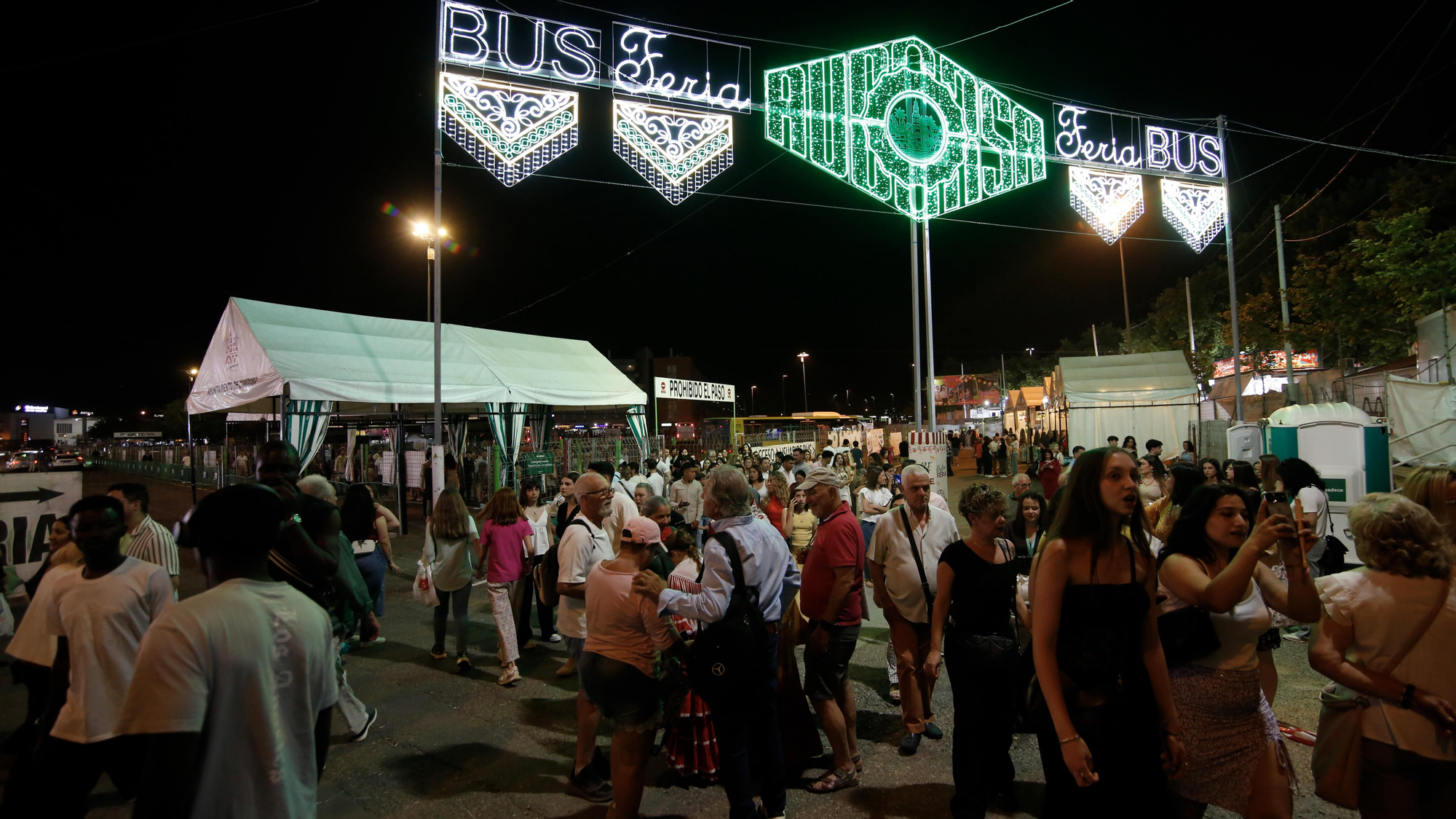 Comienzo de la feria 2026 y fuegos artificiales