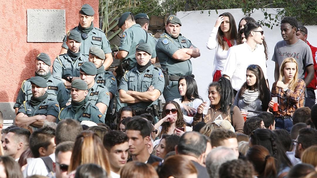 Las calles de Santa Lucía de Tirajana se llenan con motivo de la romería de Los Labradores. (Foto: Alejandro Ramos).
