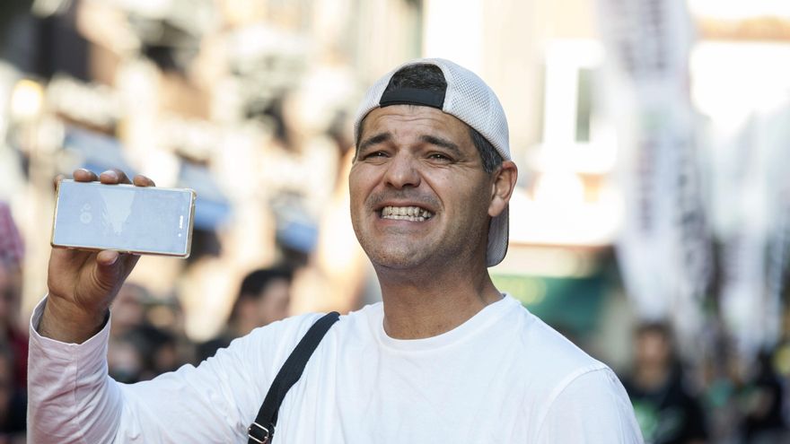 Frank Cuesta asegura que es "un personaje" y que su vida ha sido un "show"