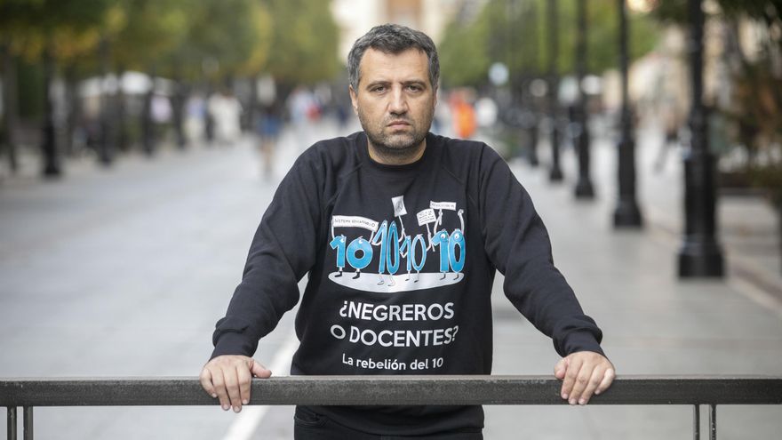 El profesor expedientado por 'la Rebelión del 10': "Es de locos que me sancionaran por el método y tenga un 10 en la cátedra"