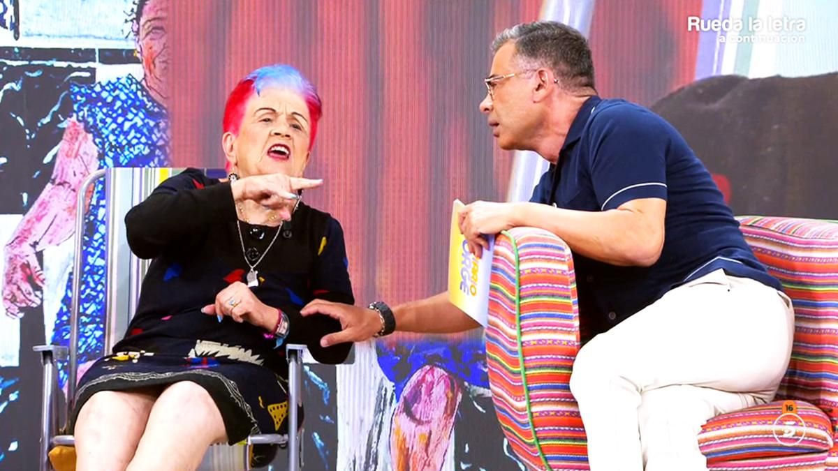 Jorge Javier se lleva un corte en 'El Diario' por bromear con una invitada: "'Supervivientes' te gustará a ti. A mí, no"