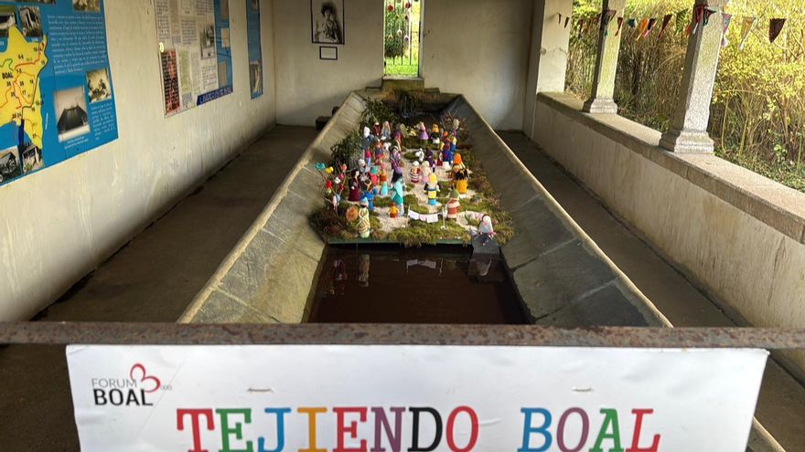 Boal, la historia del pueblo tejida por sus mujeres en un belén navideño