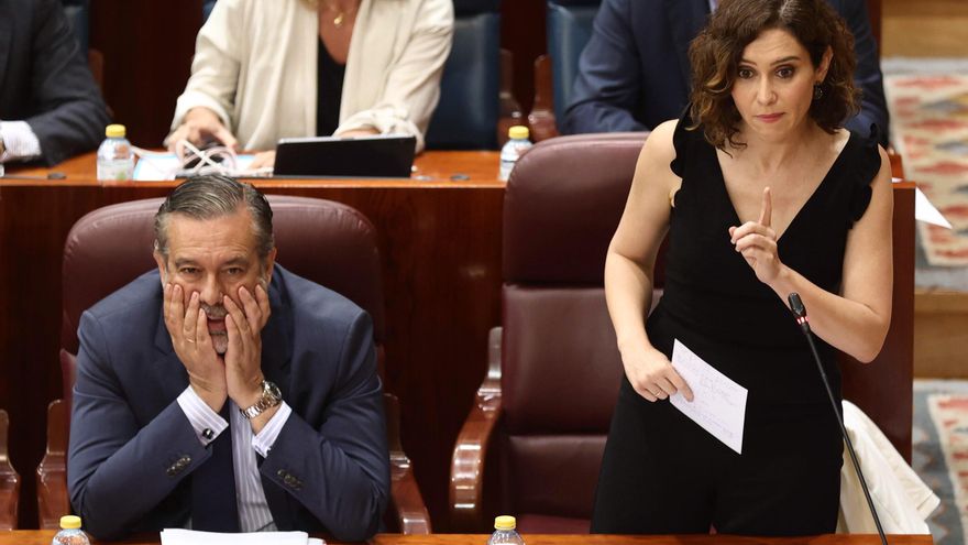 Sanitarios, profesores y taxistas se levantan contra Ayuso a un año de las elecciones