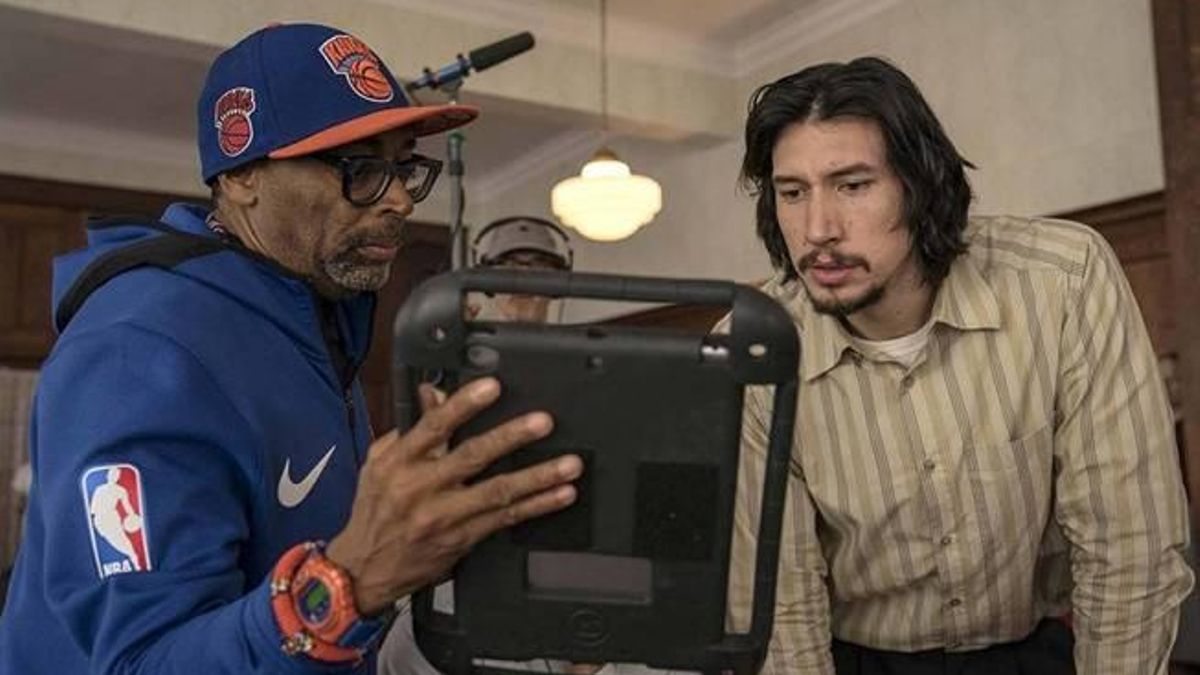 Spike Lee dirige a Adam Driver en 'Infiltrado en el KKKlan'. (Universal)
