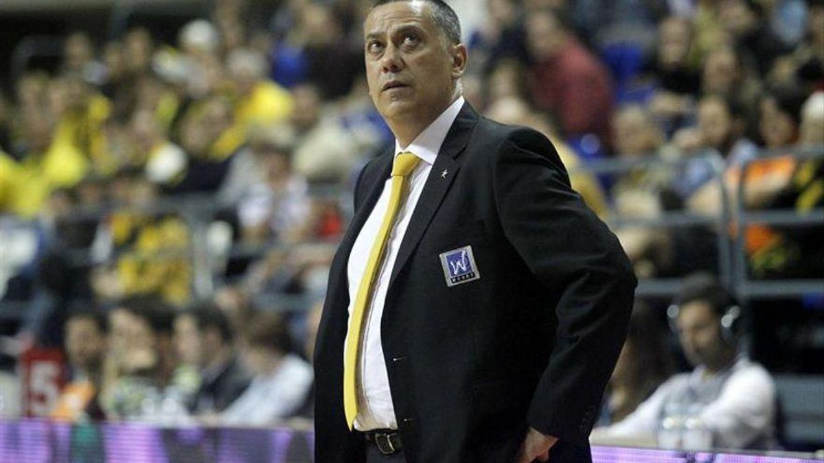 Alejandro Martínez cuando era entrenador del Iberostar Tenerife.