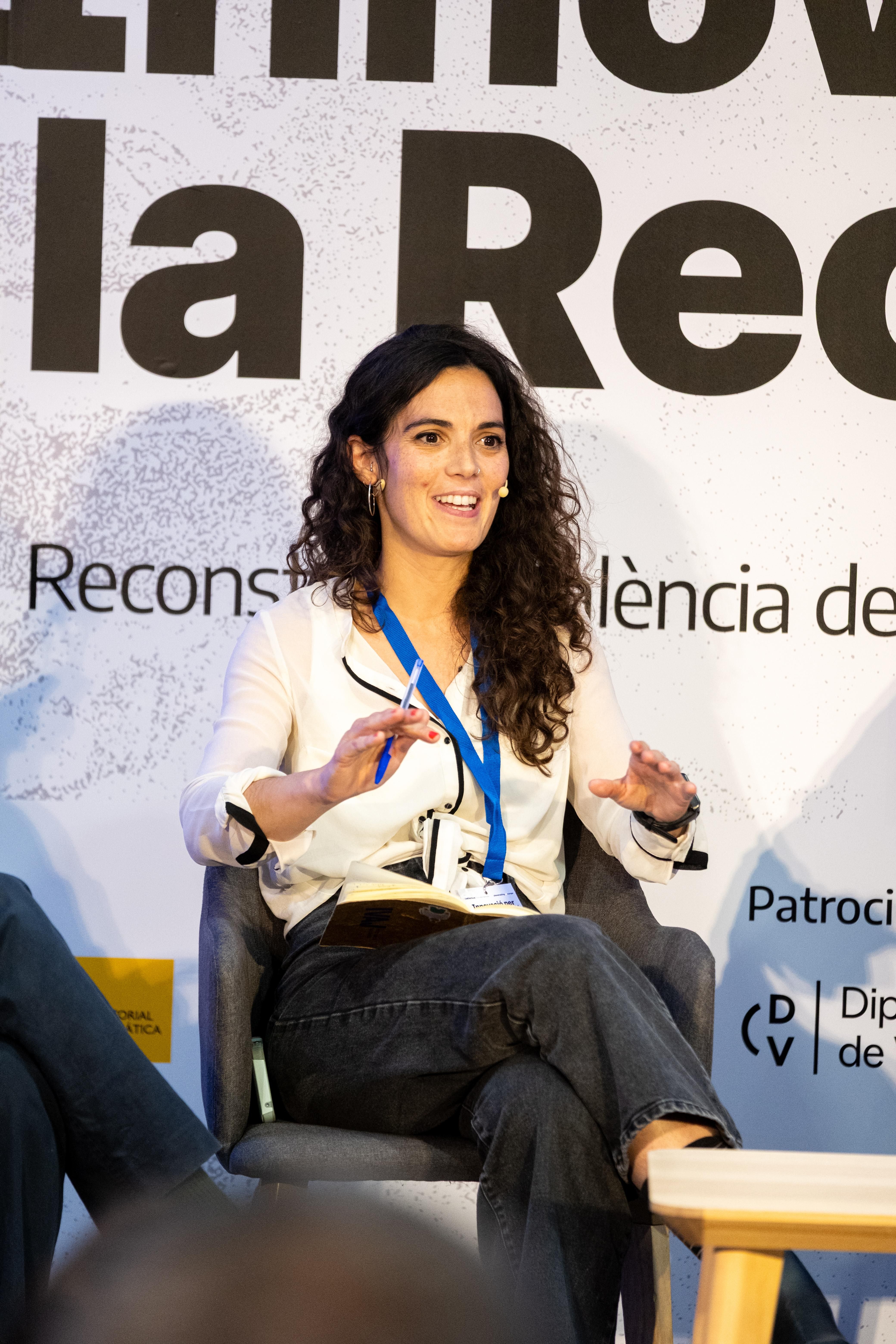 Andrea Ariza, Arquitecta y urbanista, especializada en antropología urbana y acción comunitaria, La Dula.