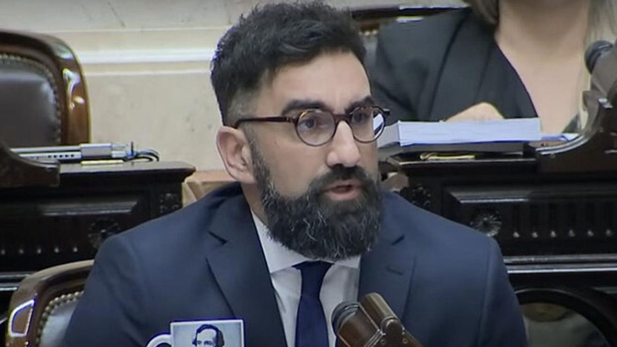 El legislador del PRO, Alejandro Bongiovanni, fue el primero en plantear la eliminación de la Ley de Etiquetado.