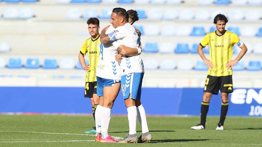 El Tenerife se despide con un empate tras remontar con dos penaltis de Sol y Suso
