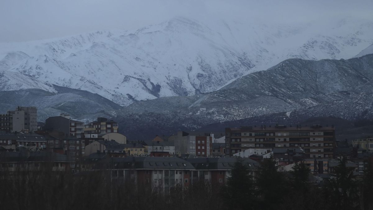 Castilla y León, en aviso por nieve, lluvias y deshielos, con alerta naranja en el sur de Ávila