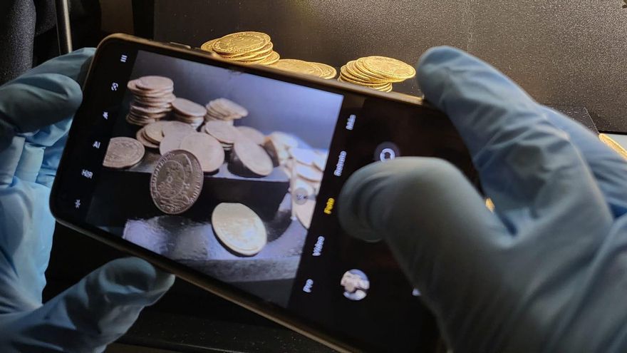 'Tesoro de Villanueva' expuesto en el Arqueológico de Badajoz. Imagen de diciembre de 2025