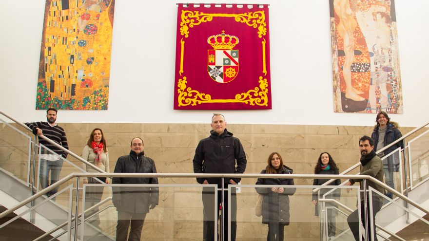 Equipo UCLM- Asociación Llere vinculado al proyecto europeo SHELTER sobre violencias de odio. (De izquierda a derecha): Roberto Moreno, Montserrat Pulido, Eduardo Díaz, Juan Antonio Flores, Patricia Fernández, Natalia Hipólito, César Arroyo y Enrique Arias
