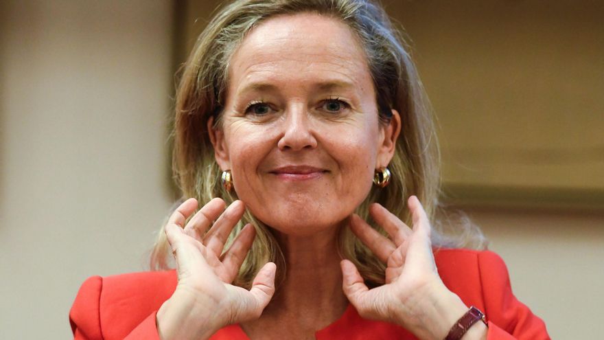 La vicepresidenta primera y ministra de Asuntos Económicos y Transformación Digital, Nadia Calviño, compare en la Comisión de Asuntos Económicos del Congreso para la presentación del informe anual de la Autoridad Macroprudencial Consejo de Estabilidad Financiera (AMCESFI) y analizar la situación económica española, este miércoles en Madrid. EFE/ Víctor Lerena