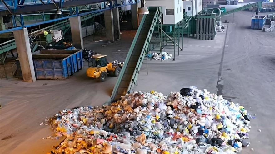 La Junta permite a León impulsar con años de retraso el tratamiento del contenedor marrón en el vertedero provincial