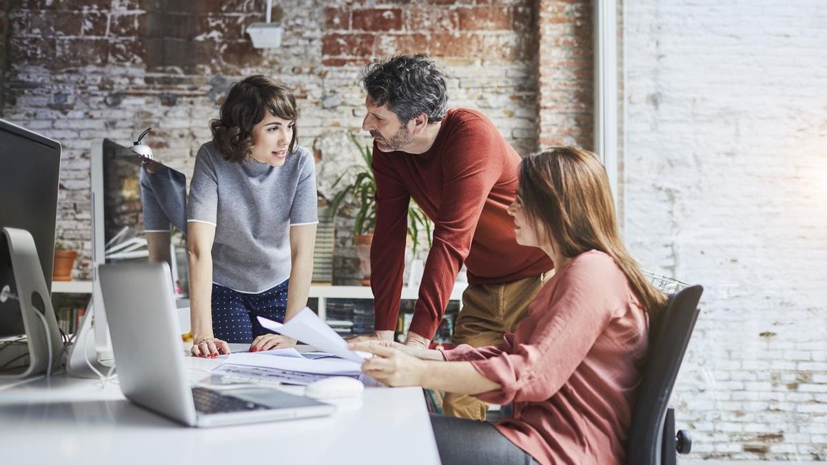 Reunión de equipo en la oficina