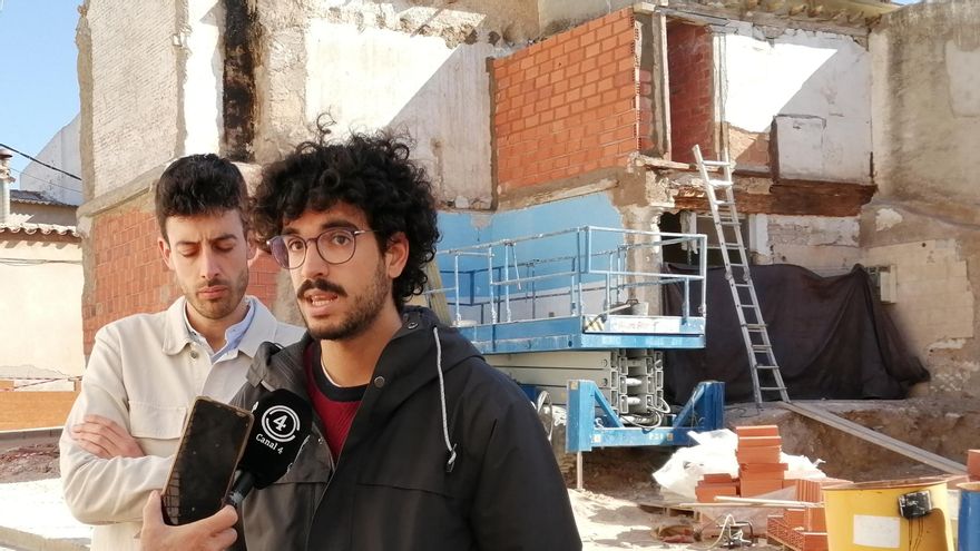 Emilio José Jerez al pie de la demolición