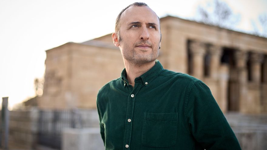 Asier Albistur, divulgador del patrimonio: “Hoy corremos el riesgo de que la historia vuelva a ser como en el régimen de Franco”