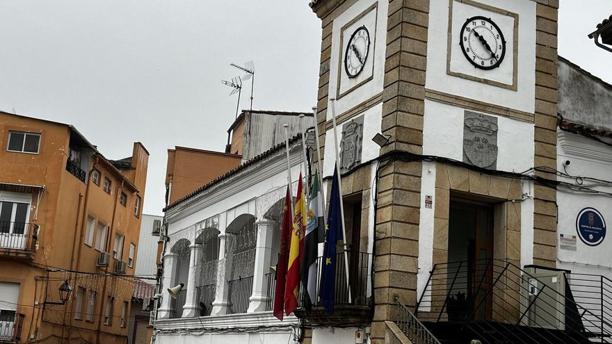 Banderas a media asta este jueves en el Ayuntamiento de Logrosán