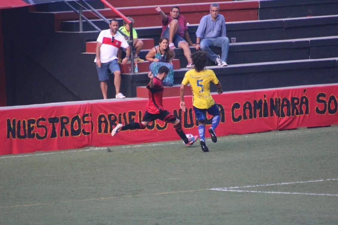 El Mensa tuvo  claras ocasiones  en los noventa y minutos. Foto: JOSÉ AYUT.