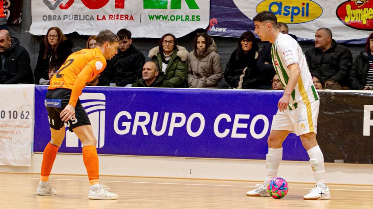 Lance del duelo del Córdoba Patrimonio ante Ribera Navarra