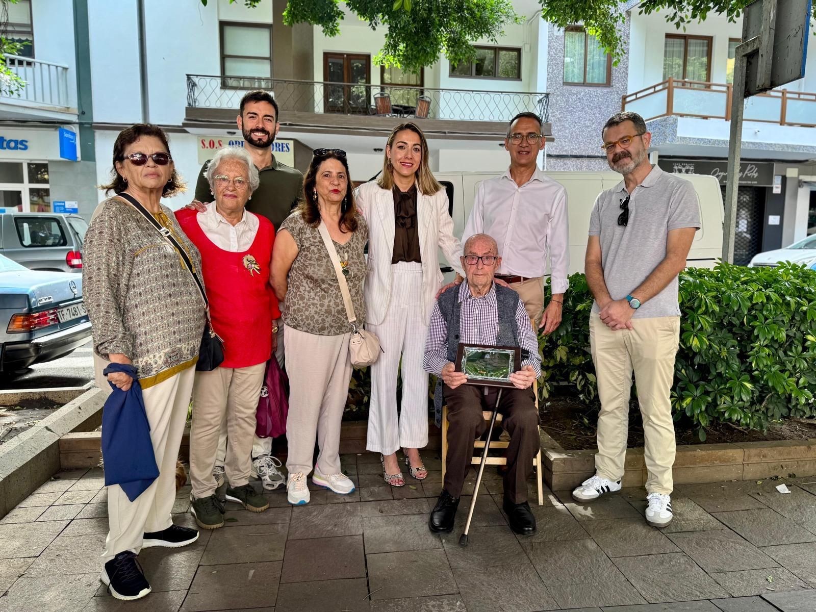 Los Llanos de Aridane reconoce “a las personas que dan vida” al Mercadillo del Agricultor en su 40 aniversario.