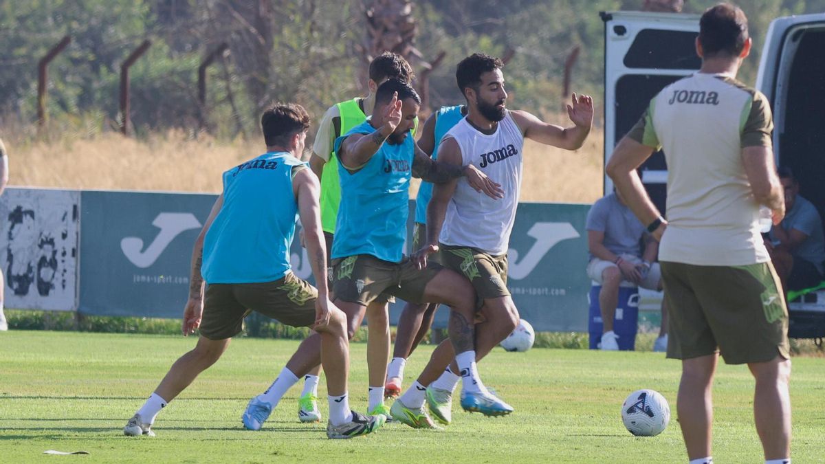 Rubén Alves y Álex Martín, en el entrenamiento de este miércoles