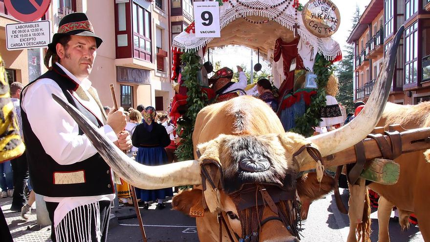 León presenta el programa de las fiestas de San Froilán en las que el desfile de carros engalanados cumple 50 ediciones