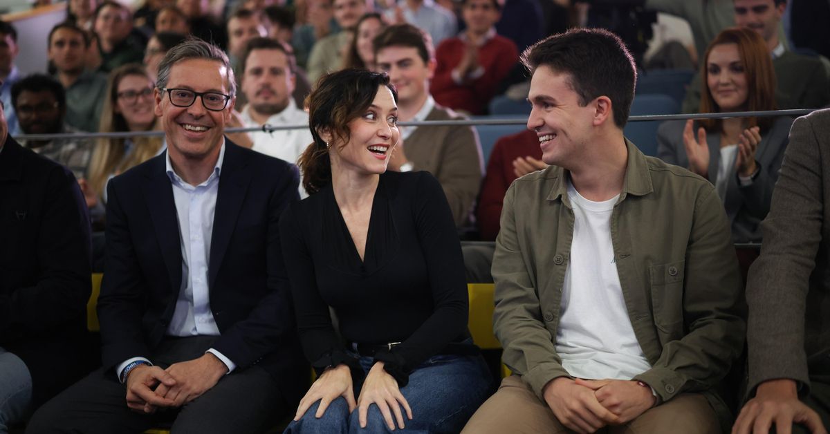 Ayuso acusa a Sánchez de llevar a España al "guerracivilismo" con  consecuencias que "tardarán tiempo en arreglarse"